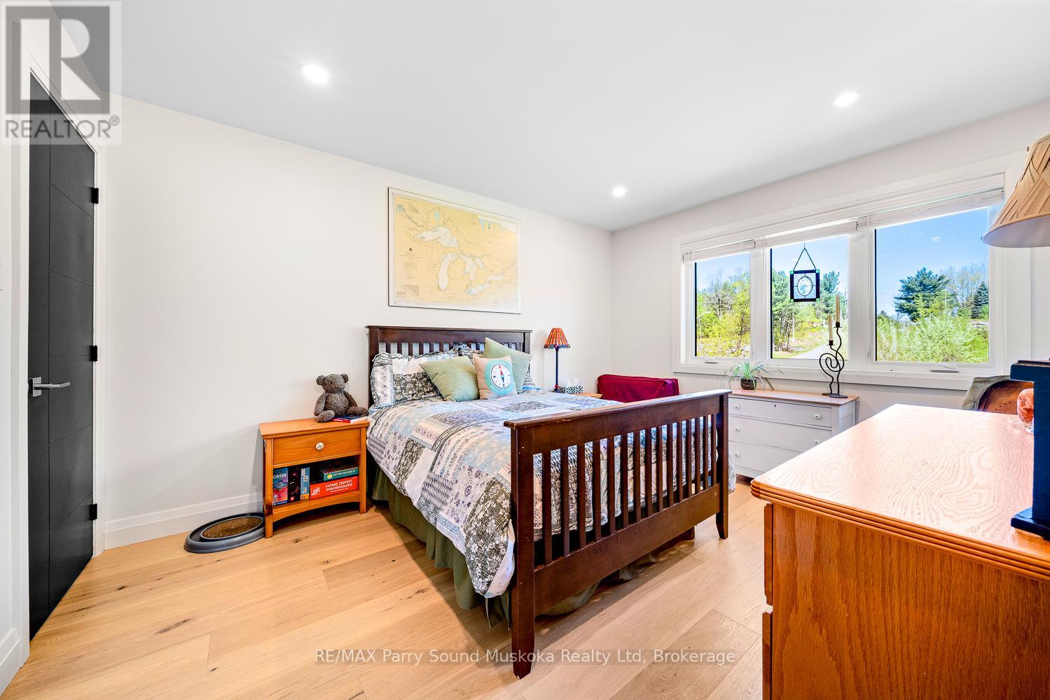 44 Dennis Drive, Parry Sound, Ontario  P2A 0E6 - Photo 27 - X12163093