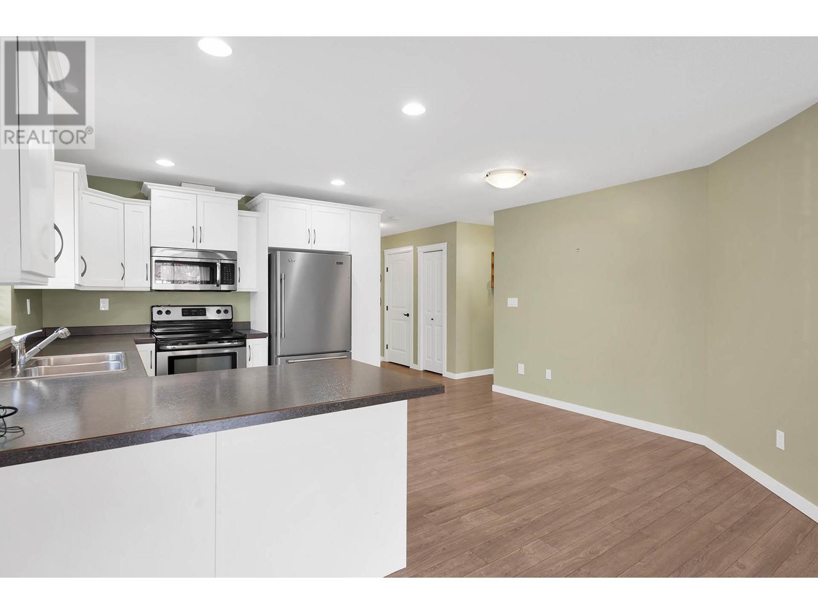 2592 Crestline Street Unit# 12, Kamloops, British Columbia  V2B 0E7 - Photo 8 - 10347677