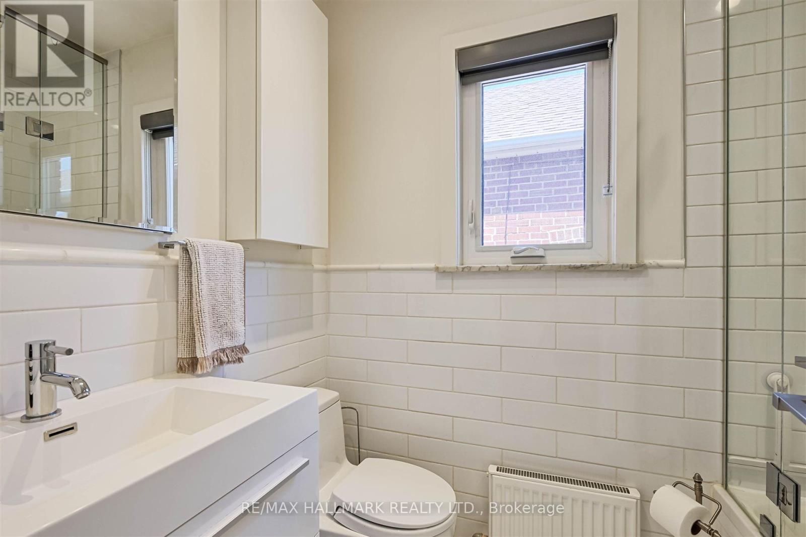 479 Ridelle Avenue, Toronto (Briar Hill-Belgravia), Ontario  M6B 1K6 - Photo 14 - W12178300