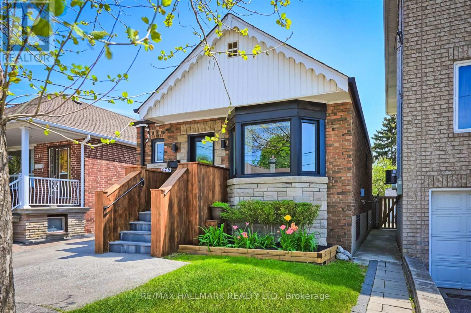 479 Ridelle Avenue, Toronto (Briar Hill-Belgravia), Ontario  M6B 1K6 - Photo 2 - W12178300