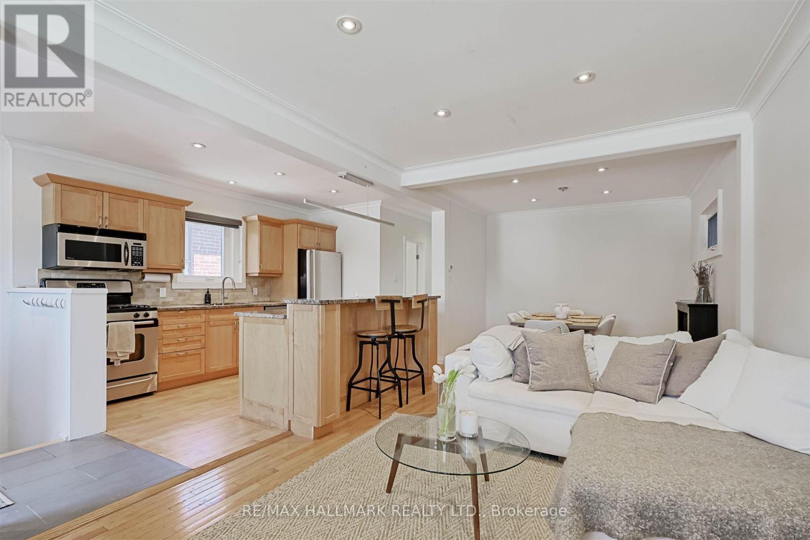 479 Ridelle Avenue, Toronto (Briar Hill-Belgravia), Ontario  M6B 1K6 - Photo 3 - W12178300