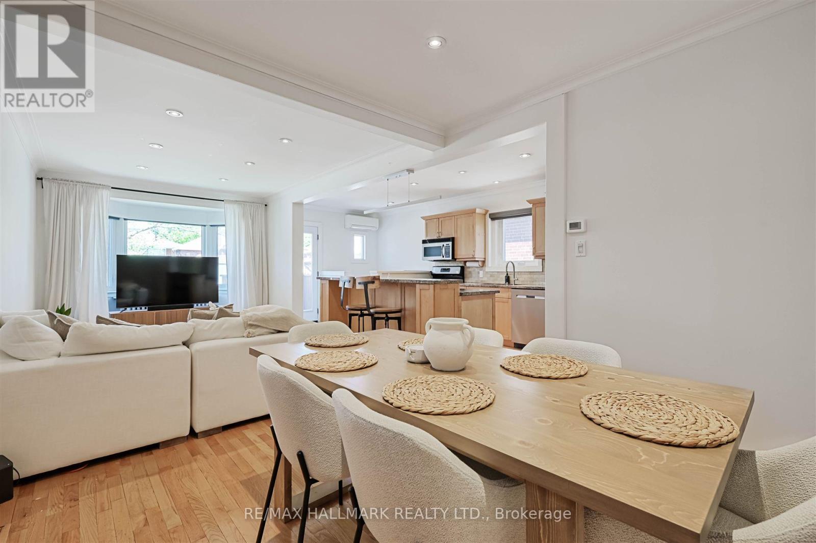 479 Ridelle Avenue, Toronto, Ontario  M6B 1K6 - Photo 7 - W12178300