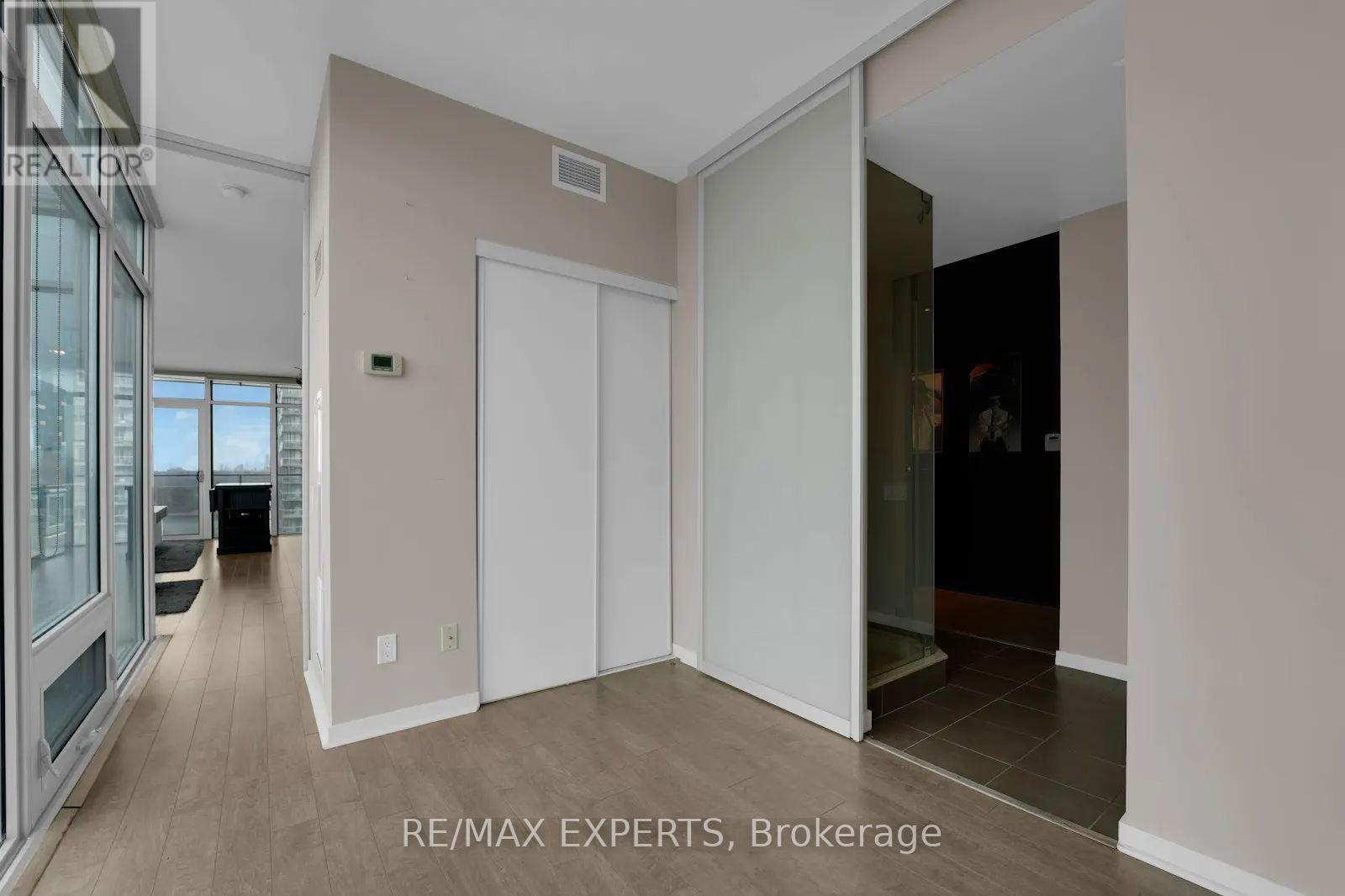 1414 - 103 The Queensway, Toronto, Ontario  M6S 5B5 - Photo 8 - W12178303