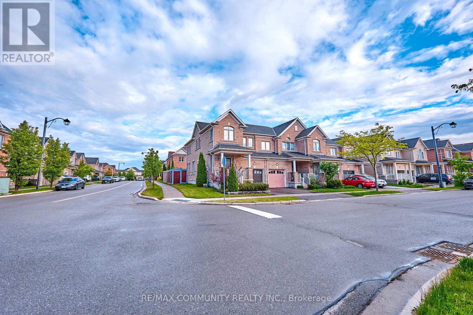 96 Kendall Drive, Milton, Ontario  L9T 0R5 - Photo 1 - W12178344