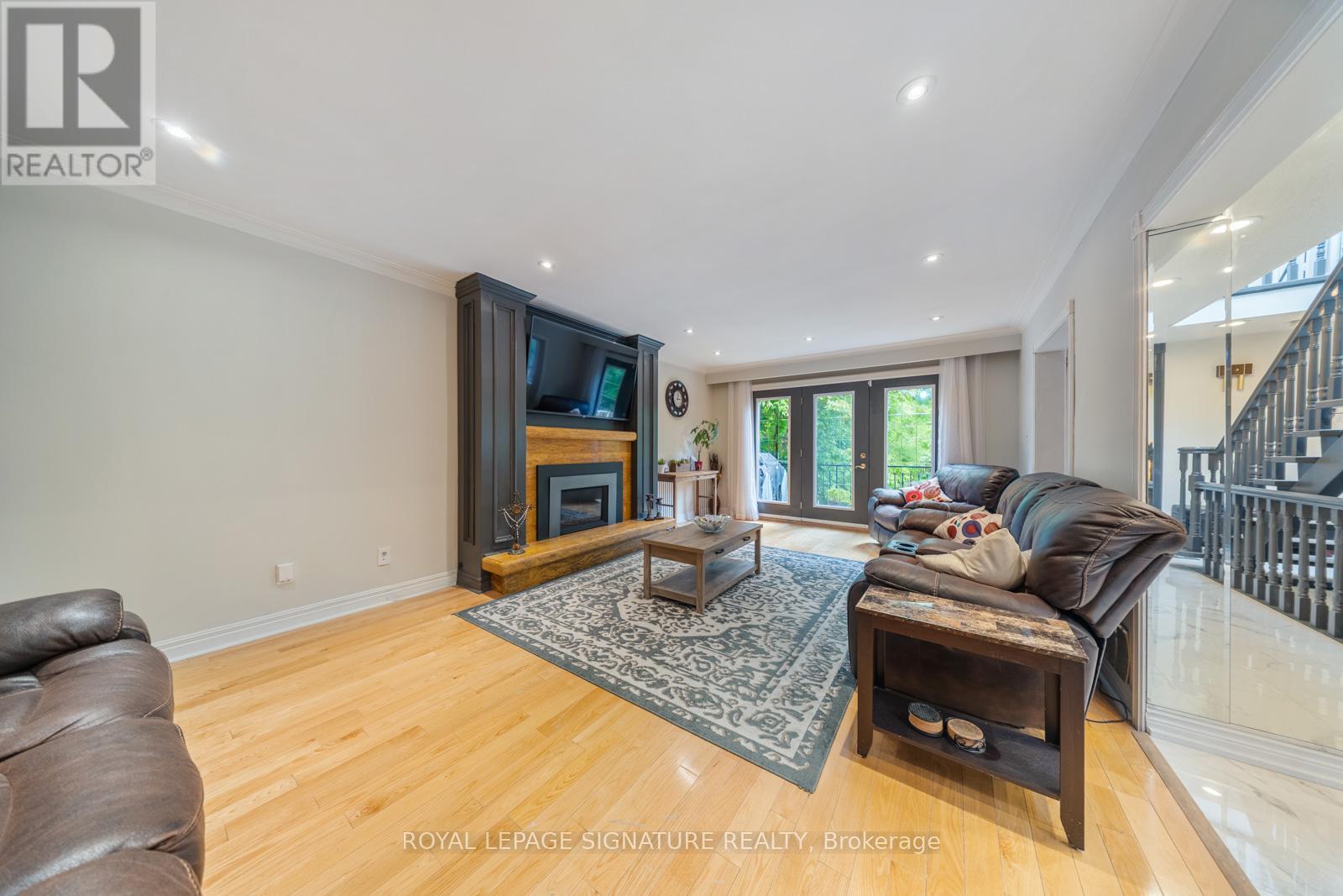 63 Collingdale Road, Toronto (Mount Olive-Silverstone-Jamestown), Ontario  M9V 3R2 - Photo 7 - W12178494
