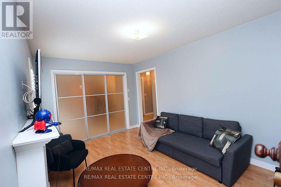 120 Bellchase Trail, Brampton, Ontario  L6P 3L3 - Photo 12 - W12178508