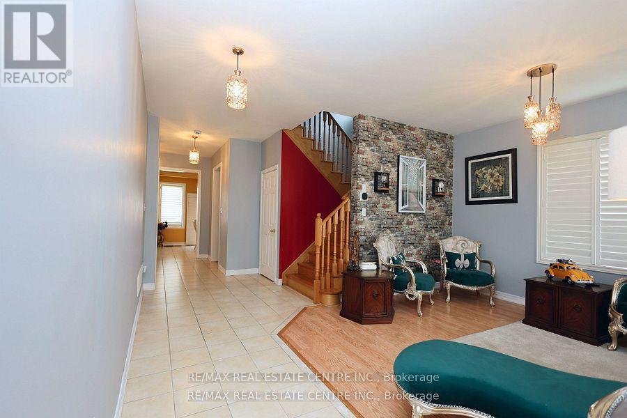 120 Bellchase Trail, Brampton, Ontario  L6P 3L3 - Photo 16 - W12178508