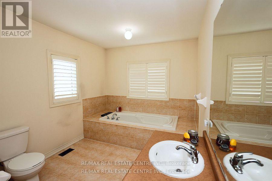 120 Bellchase Trail, Brampton, Ontario  L6P 3L3 - Photo 22 - W12178508