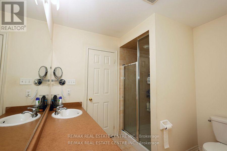 120 Bellchase Trail, Brampton, Ontario  L6P 3L3 - Photo 23 - W12178508
