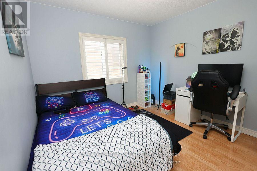 120 Bellchase Trail, Brampton, Ontario  L6P 3L3 - Photo 28 - W12178508