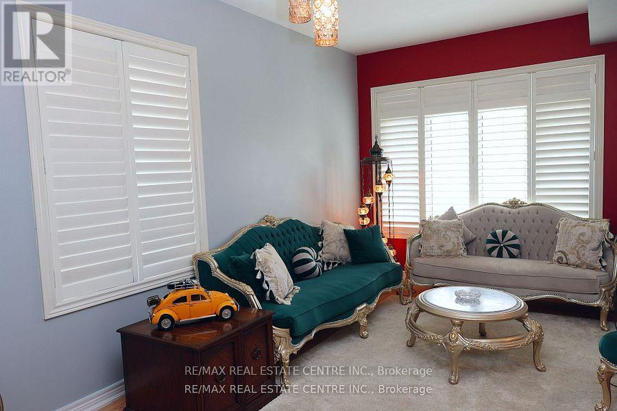 120 Bellchase Trail, Brampton, Ontario  L6P 3L3 - Photo 3 - W12178508