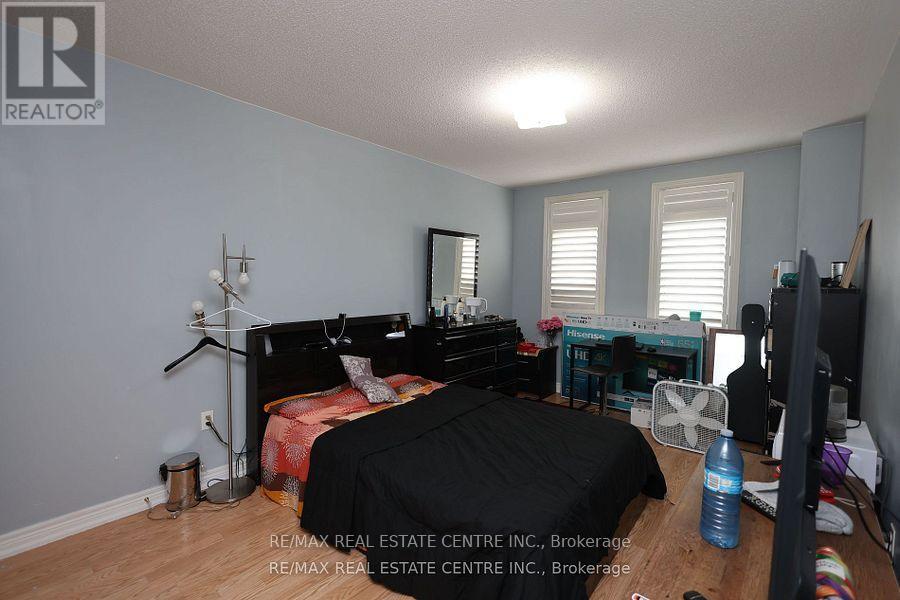 120 Bellchase Trail, Brampton, Ontario  L6P 3L3 - Photo 30 - W12178508