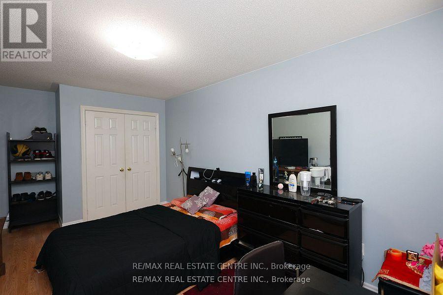 120 Bellchase Trail, Brampton, Ontario  L6P 3L3 - Photo 31 - W12178508