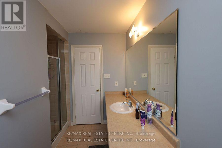 120 Bellchase Trail, Brampton, Ontario  L6P 3L3 - Photo 33 - W12178508