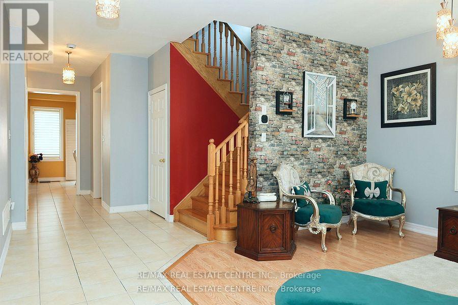 120 Bellchase Trail, Brampton, Ontario  L6P 3L3 - Photo 5 - W12178508