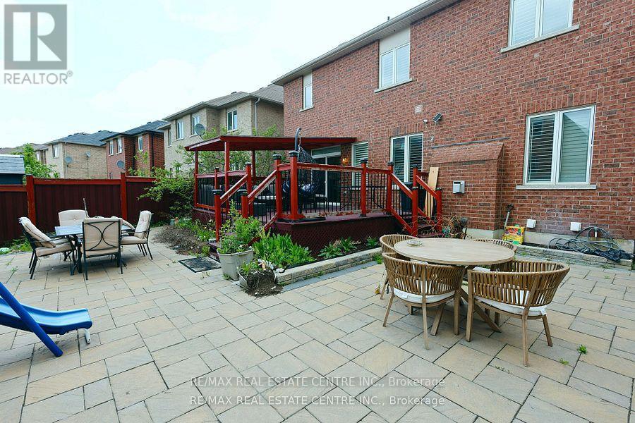 120 Bellchase Trail, Brampton, Ontario  L6P 3L3 - Photo 50 - W12178508