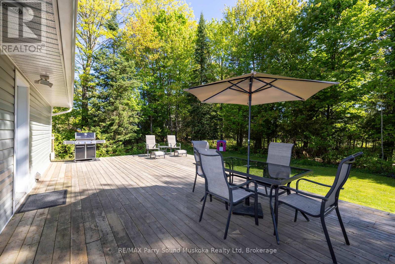 8 Pineridge Drive, Mcdougall, Ontario  P2A 2W9 - Photo 10 - X12178552