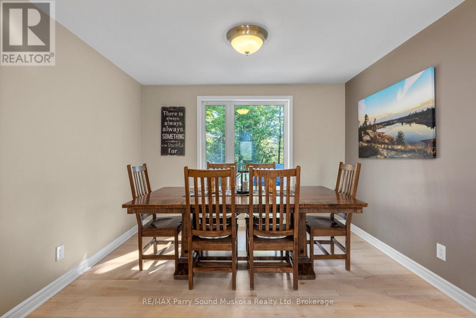 8 Pineridge Drive, Mcdougall, Ontario  P2A 2W9 - Photo 15 - X12178552