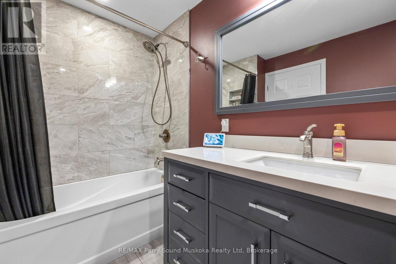 8 Pineridge Drive, Mcdougall, Ontario  P2A 2W9 - Photo 24 - X12178552
