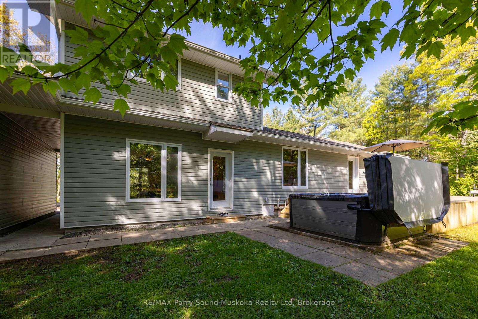 8 Pineridge Drive, Mcdougall, Ontario  P2A 2W9 - Photo 6 - X12178552