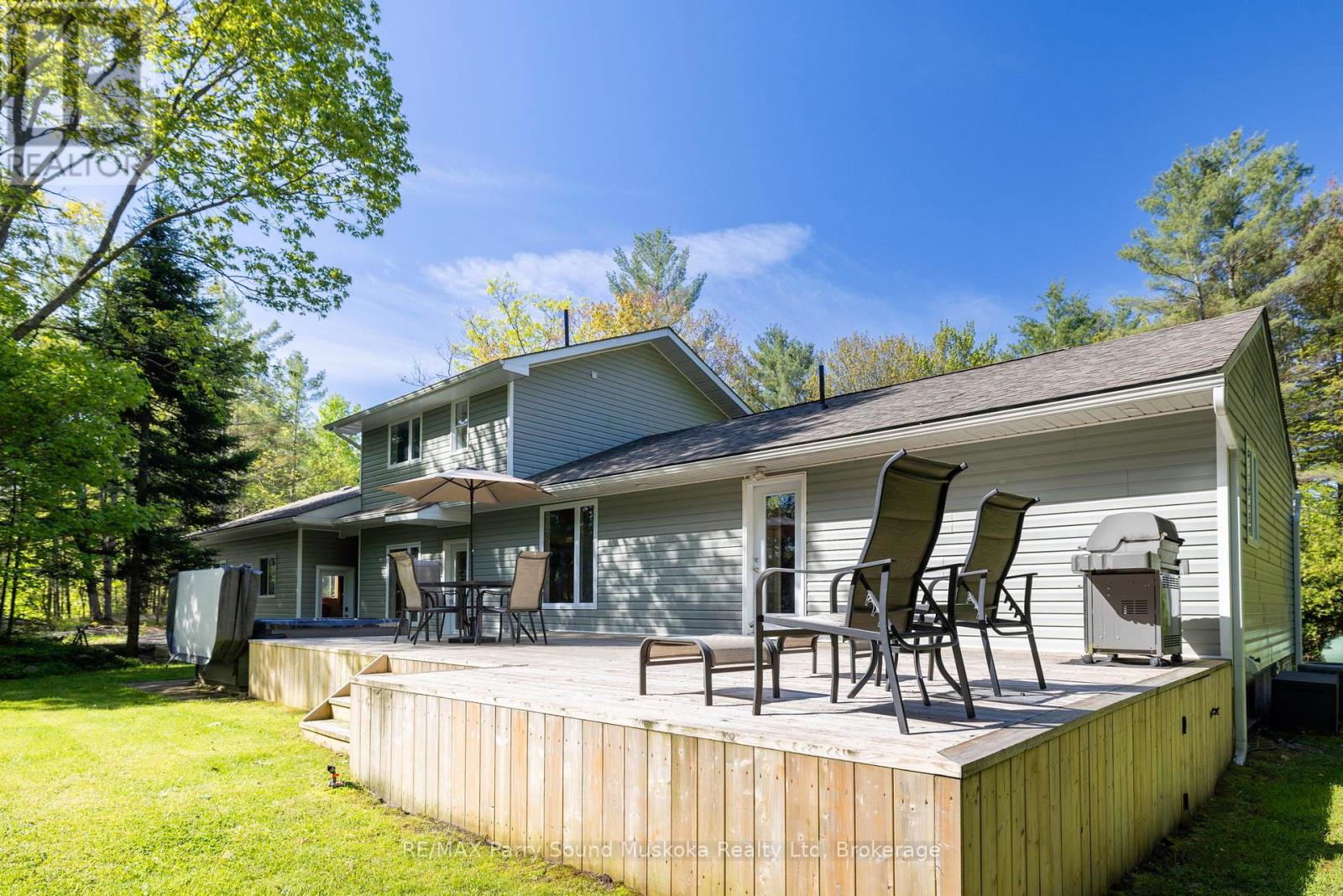8 Pineridge Drive, Mcdougall, Ontario  P2A 2W9 - Photo 8 - X12178552