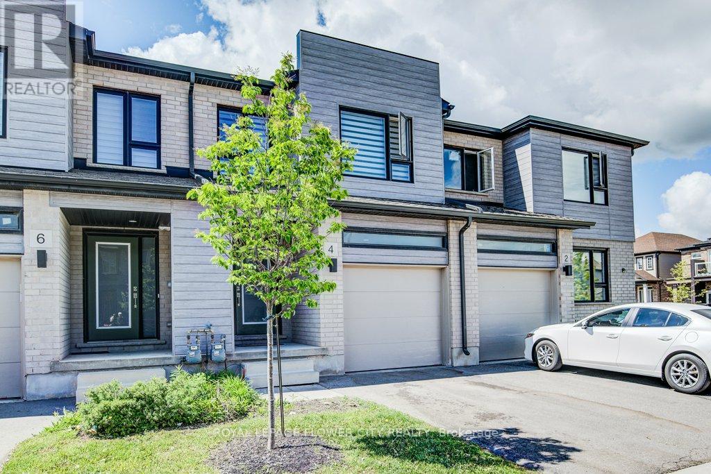 4 Pony Way, Kitchener, Ontario  N2R 1R2 - Photo 3 - X12178310
