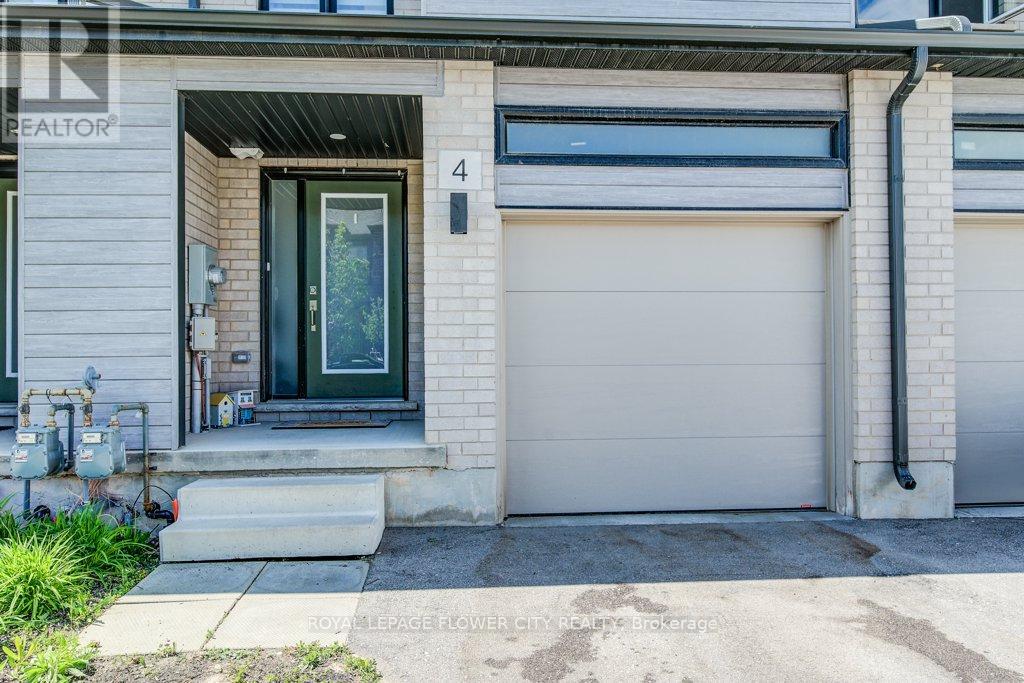 4 Pony Way, Kitchener, Ontario  N2R 1R2 - Photo 5 - X12178310