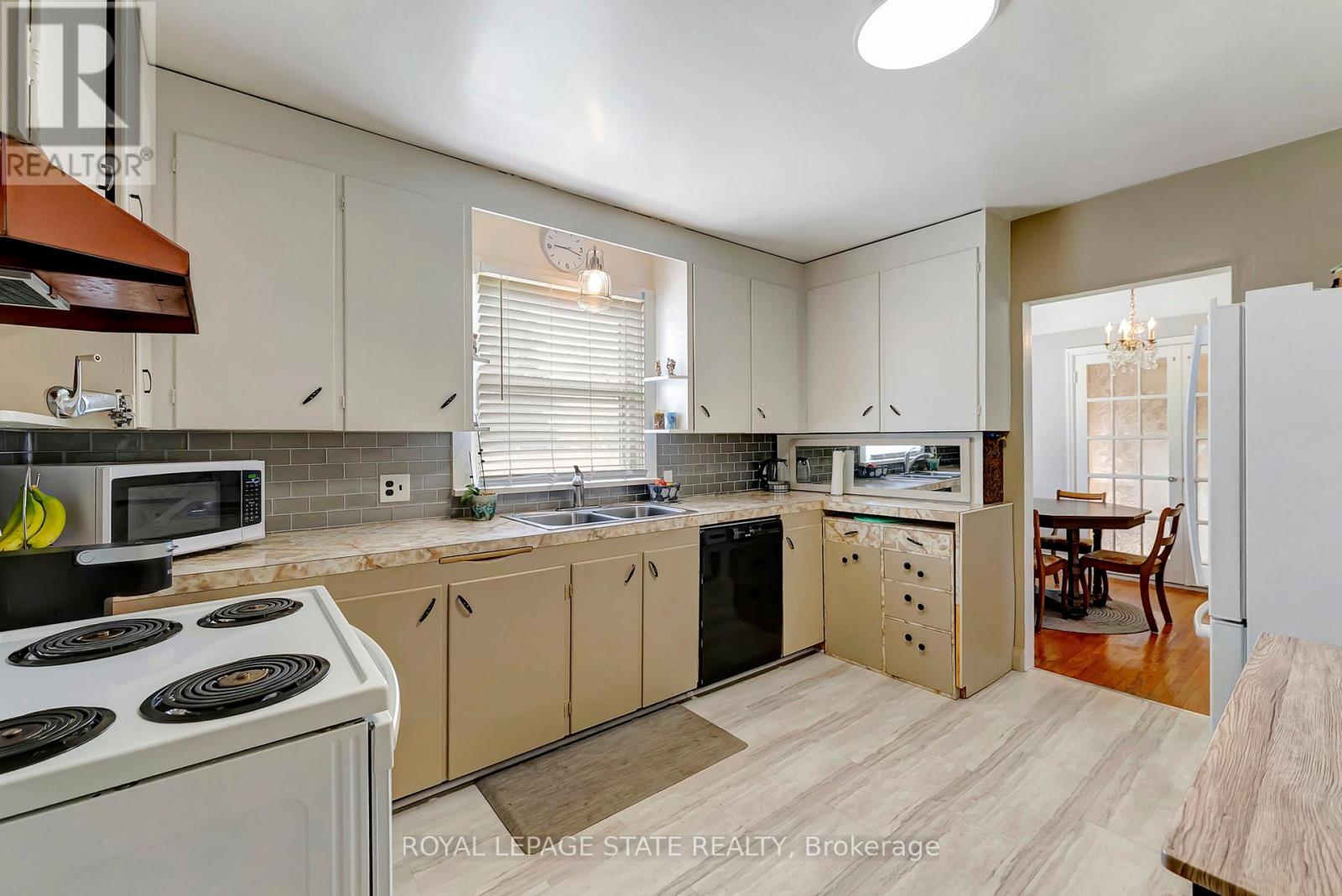 96 Gray Road, Hamilton, Ontario  L8G 3V1 - Photo 13 - X12178500