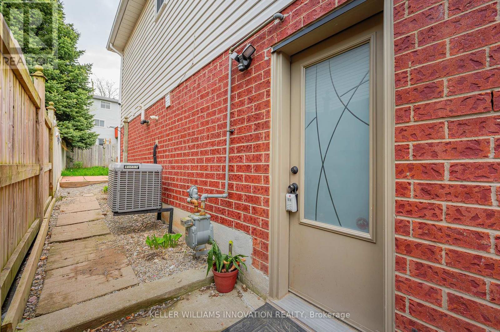 Lower - 57 Oak Hill Drive, Cambridge, Ontario  N1S 4Y8 - Photo 7 - X12178520