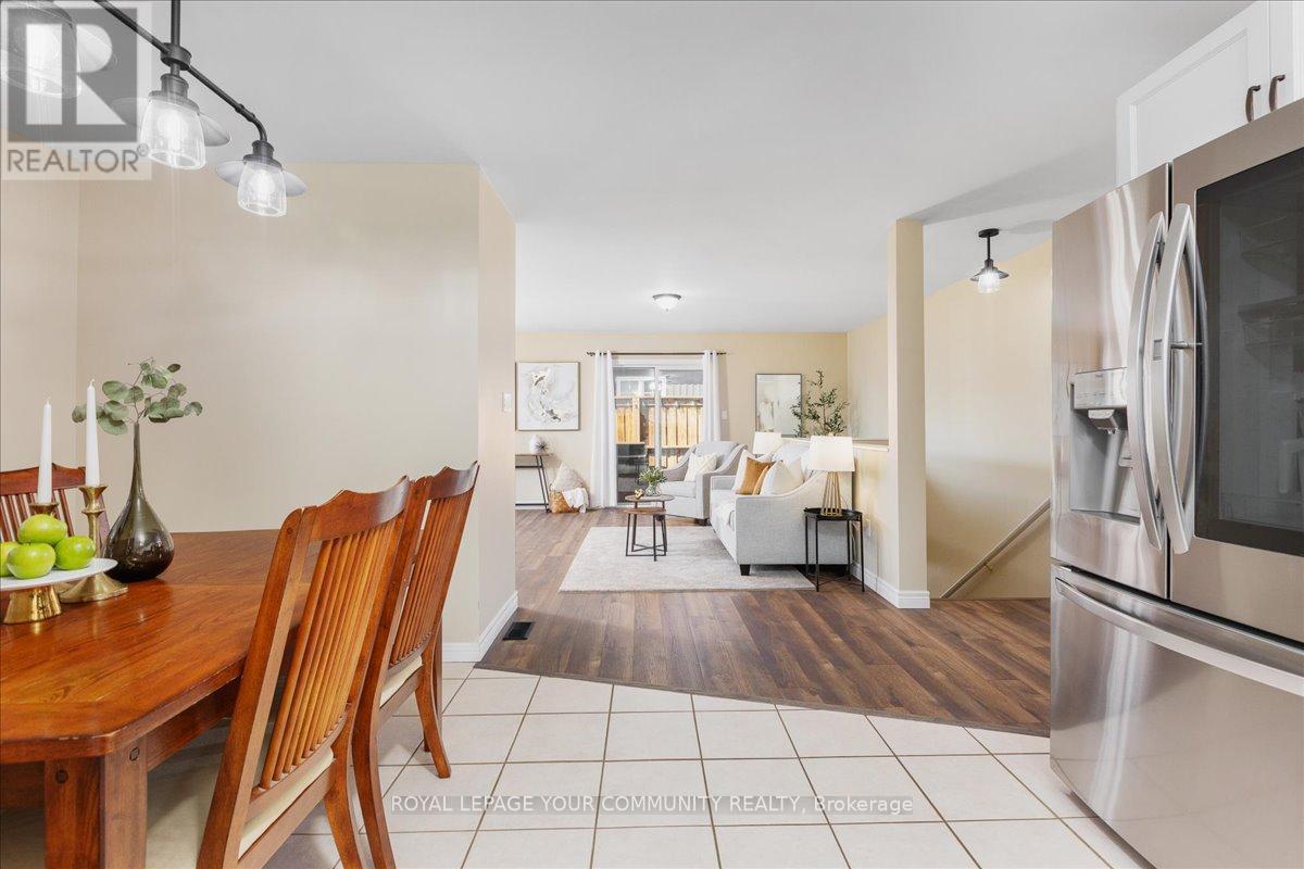 825 Elmwood Road, Georgina, Ontario  L4P 3E9 - Photo 14 - N12166429
