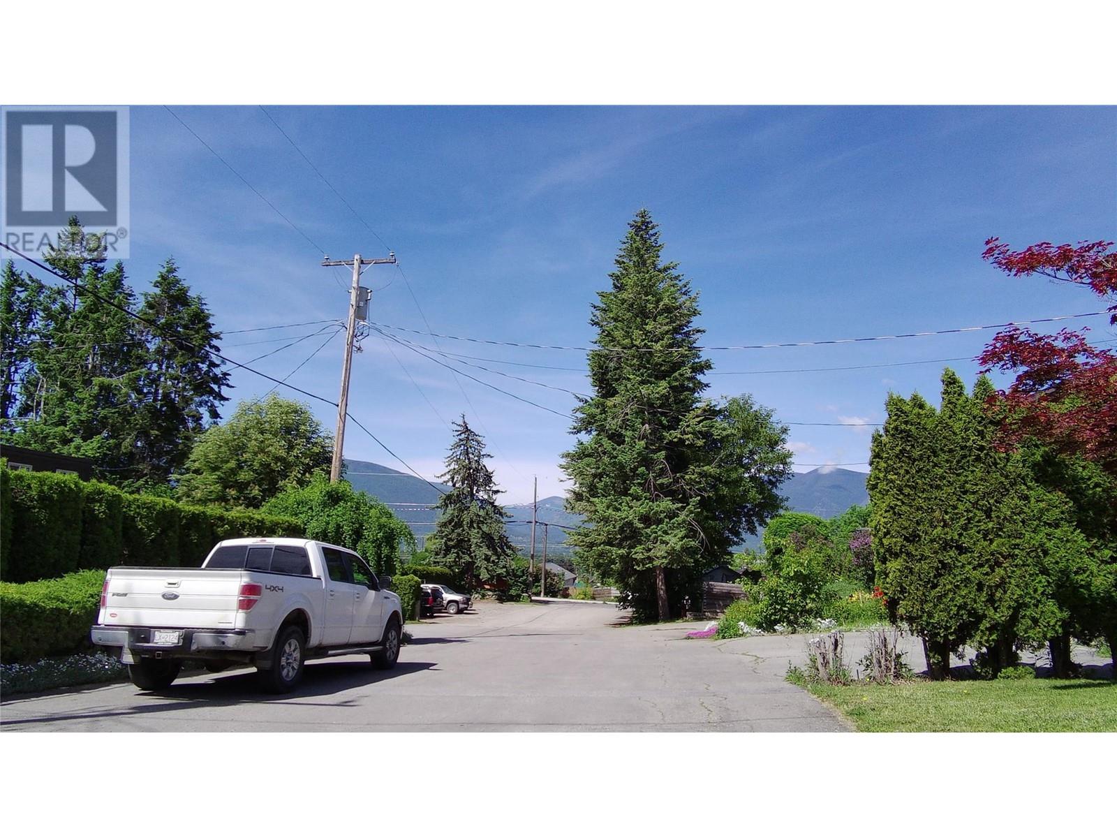 924 Dogwood Street Heights, Creston, British Columbia  V0B 1G3 - Photo 9 - 10349625
