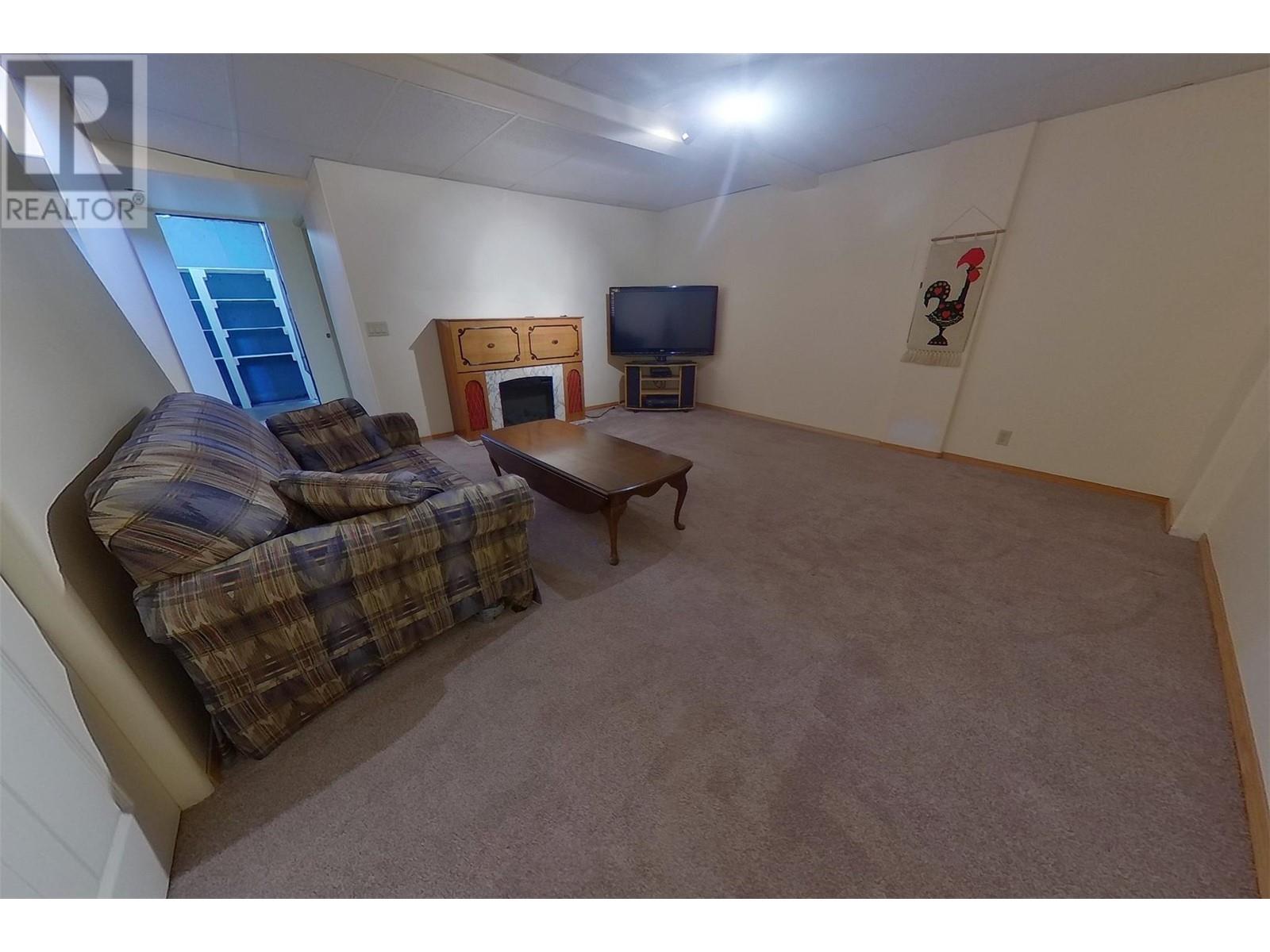 924 Dogwood Street Heights, Creston, BC V0B1G3