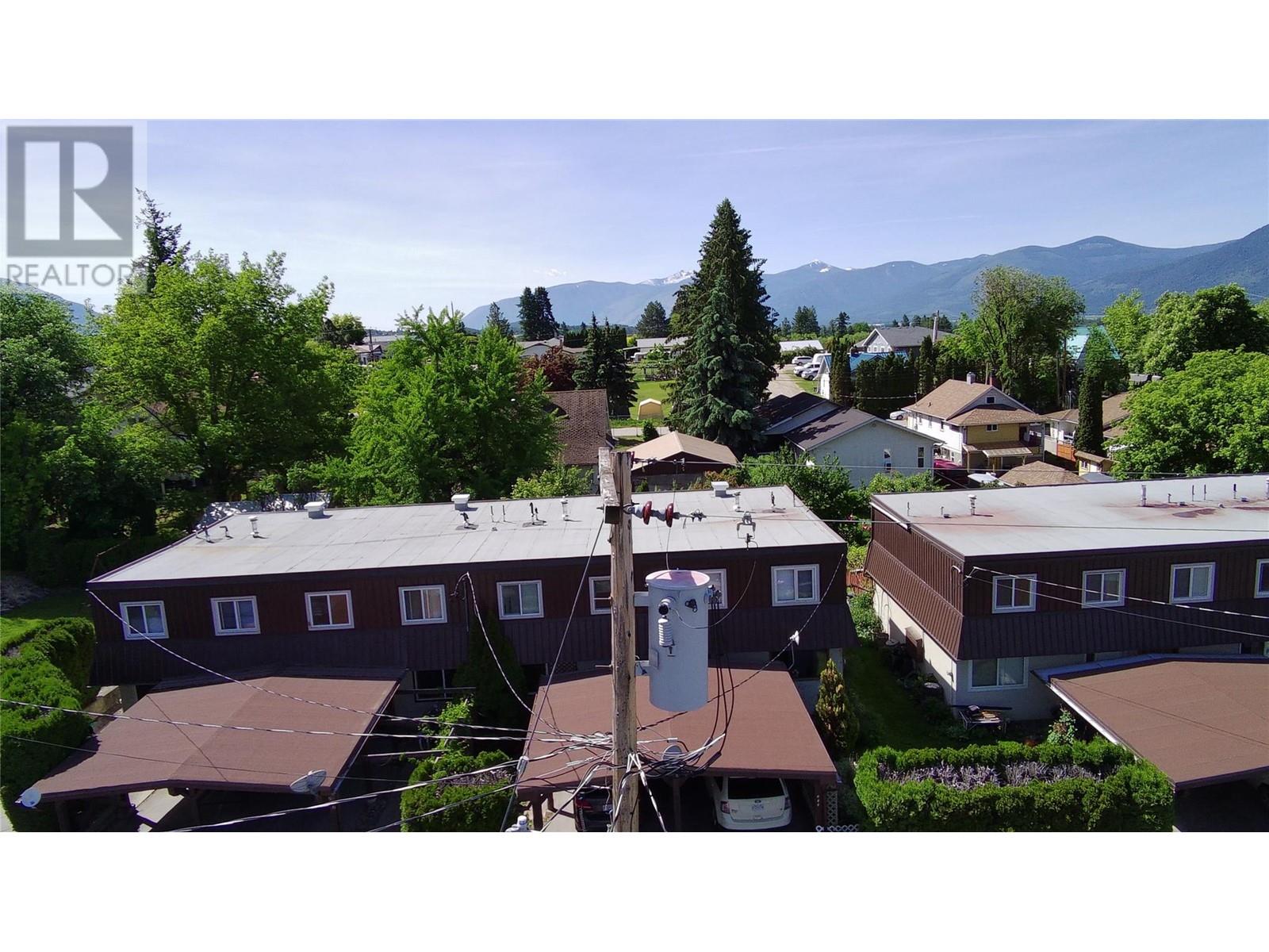924 Dogwood Street Heights, Creston, British Columbia  V0B 1G3 - Photo 2 - 10349625