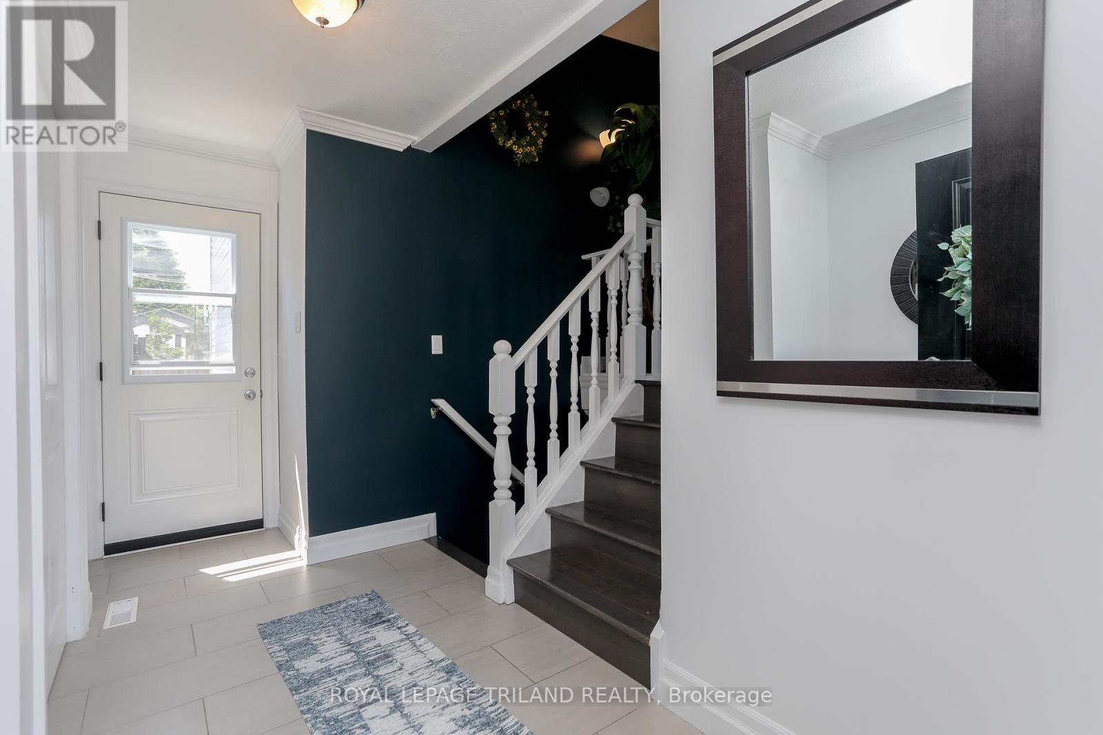 Property at 16 BLANCHARD CRESCENT W image 5