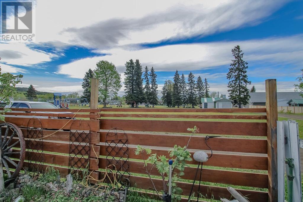 349 Dogwood Street, Fort St. James, British Columbia  V0J 1P0 - Photo 24 - R3007700