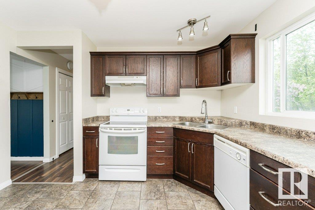 Property at 9436 76 ST NW image 5