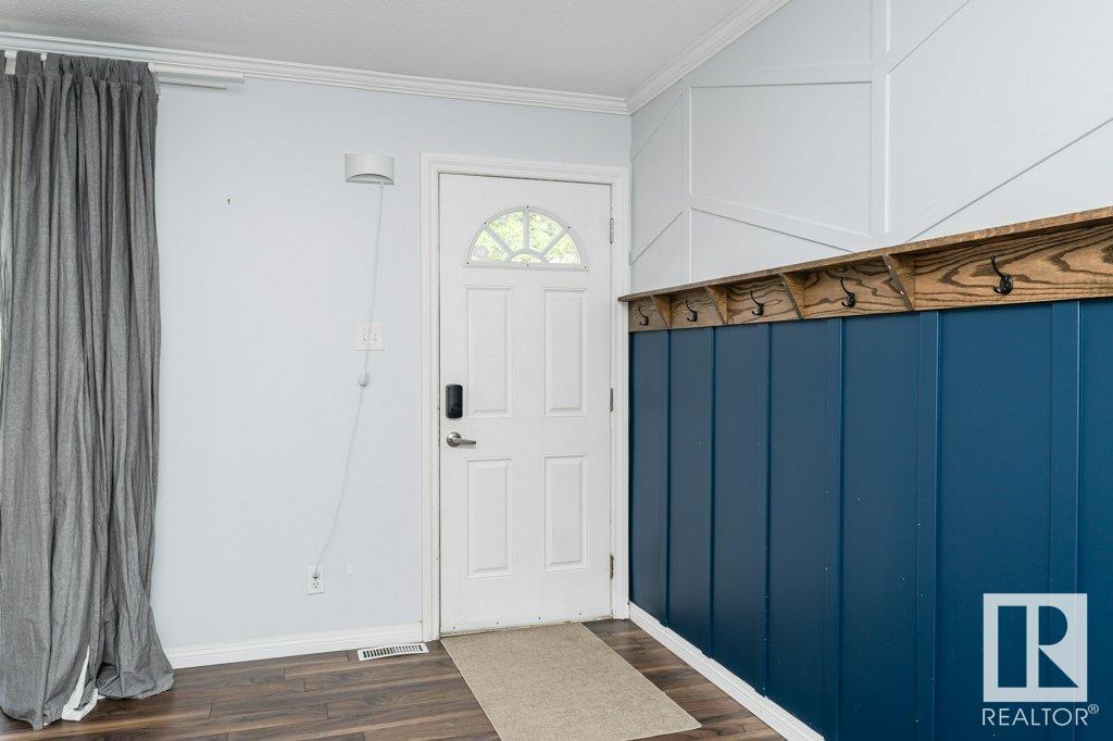 Property at 9436 76 ST NW image 3