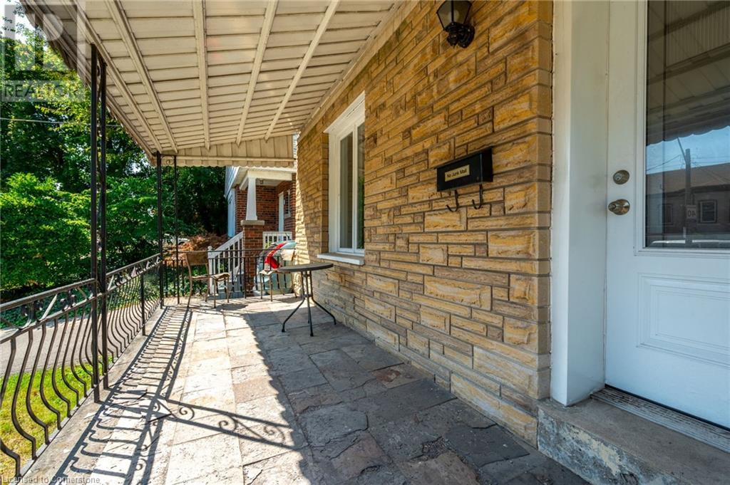 Property at 149 STRATHCONA Avenue N image 5