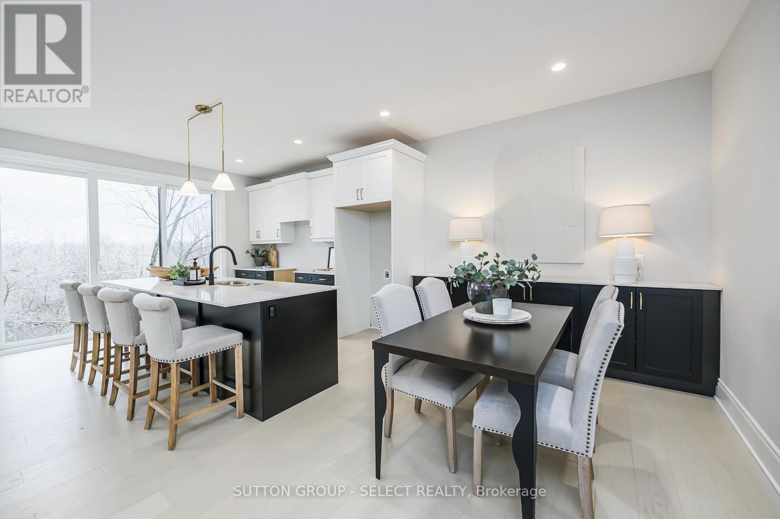 14 - 2835 Sheffield Place