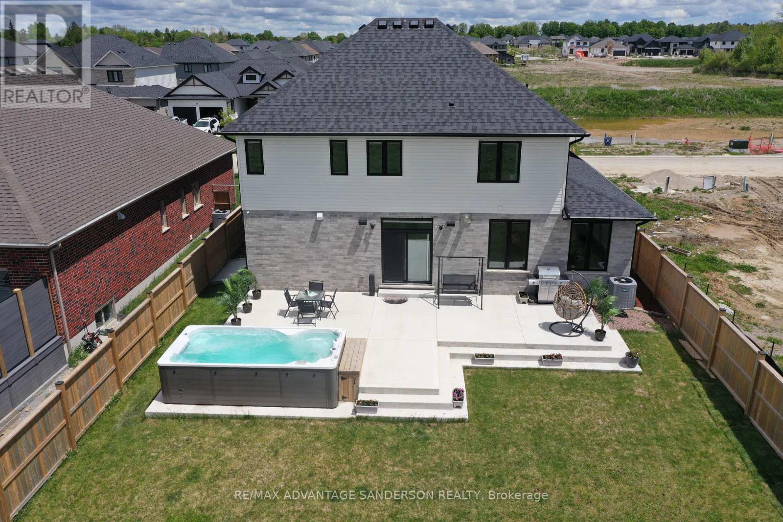 53 Arrowwood Path, Middlesex Centre, Ontario  N0M 2A0 - Photo 8 - X12176685
