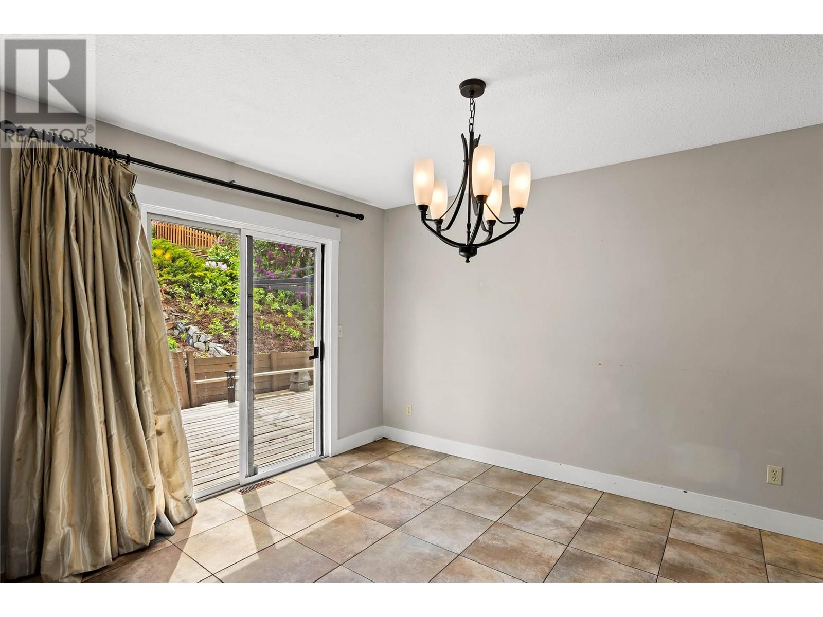 Property at 429 Gleneagles Drive image 4
