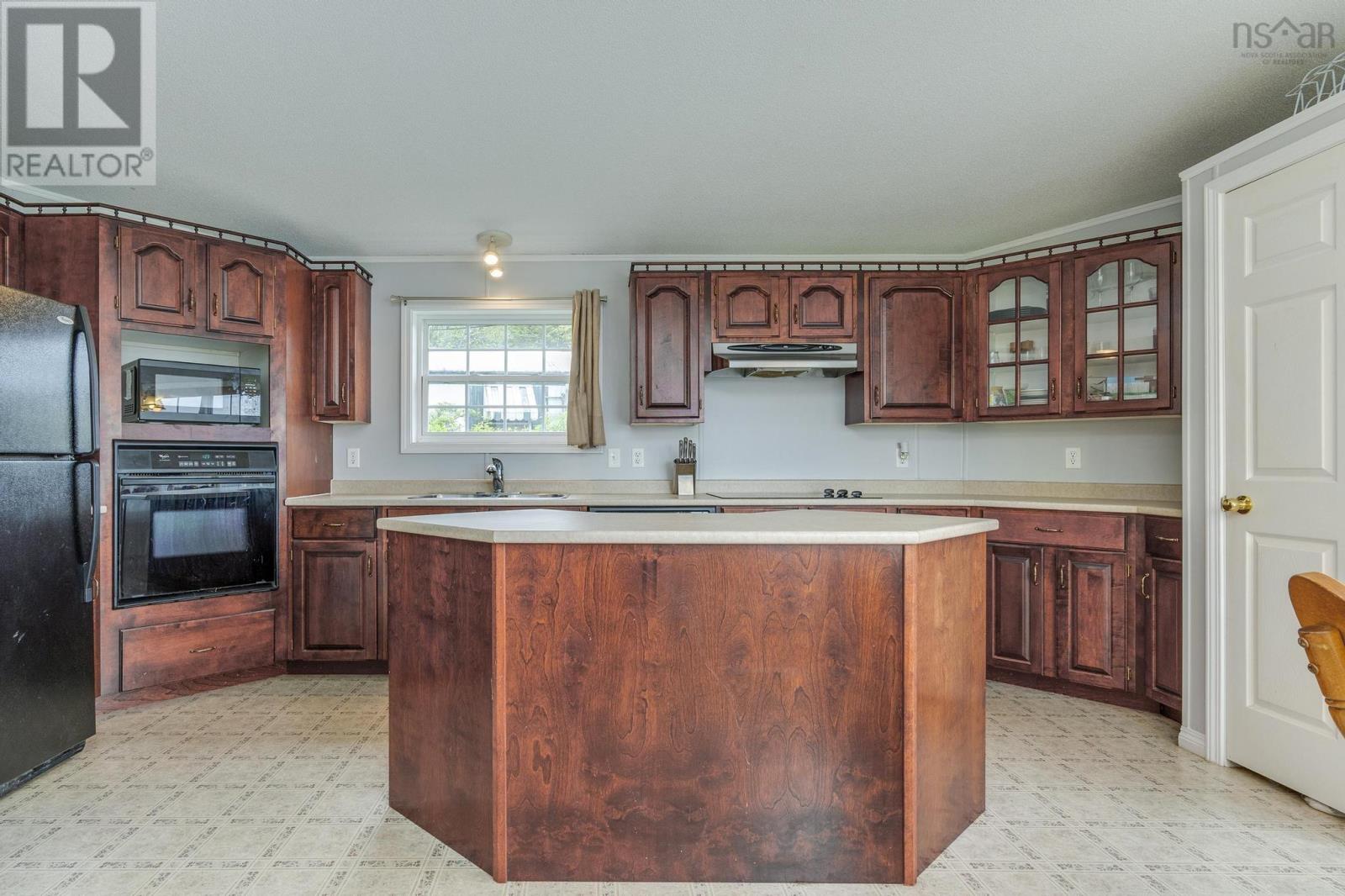 Property at 25 Manor Drive image 3