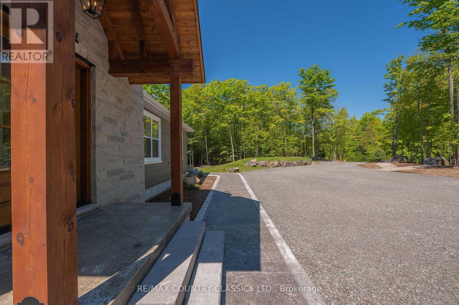 400 Antelope Trail, North Kawartha, Ontario  K0L 1A0 - Photo 4 - X12178654