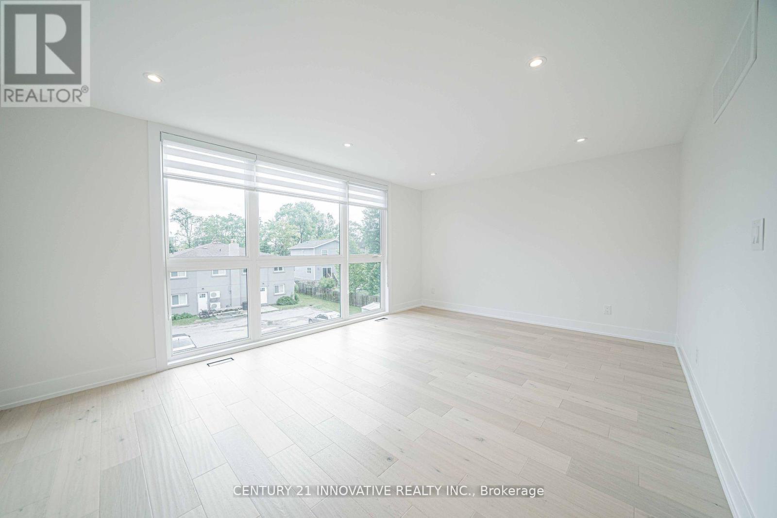 1038 Enola Avenue, Mississauga, Ontario  L5G 4A9 - Photo 24 - W12040364