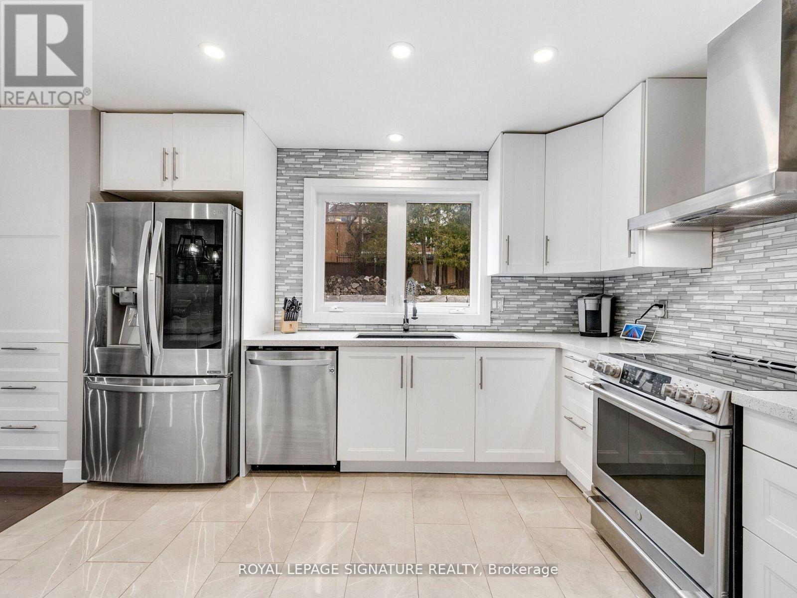 31 Hatherton Crescent, Toronto, Ontario  M3A 1P6 - Photo 13 - C12178626