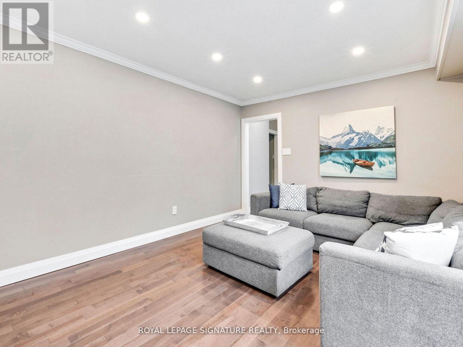 31 Hatherton Crescent, Toronto, Ontario  M3A 1P6 - Photo 19 - C12178626