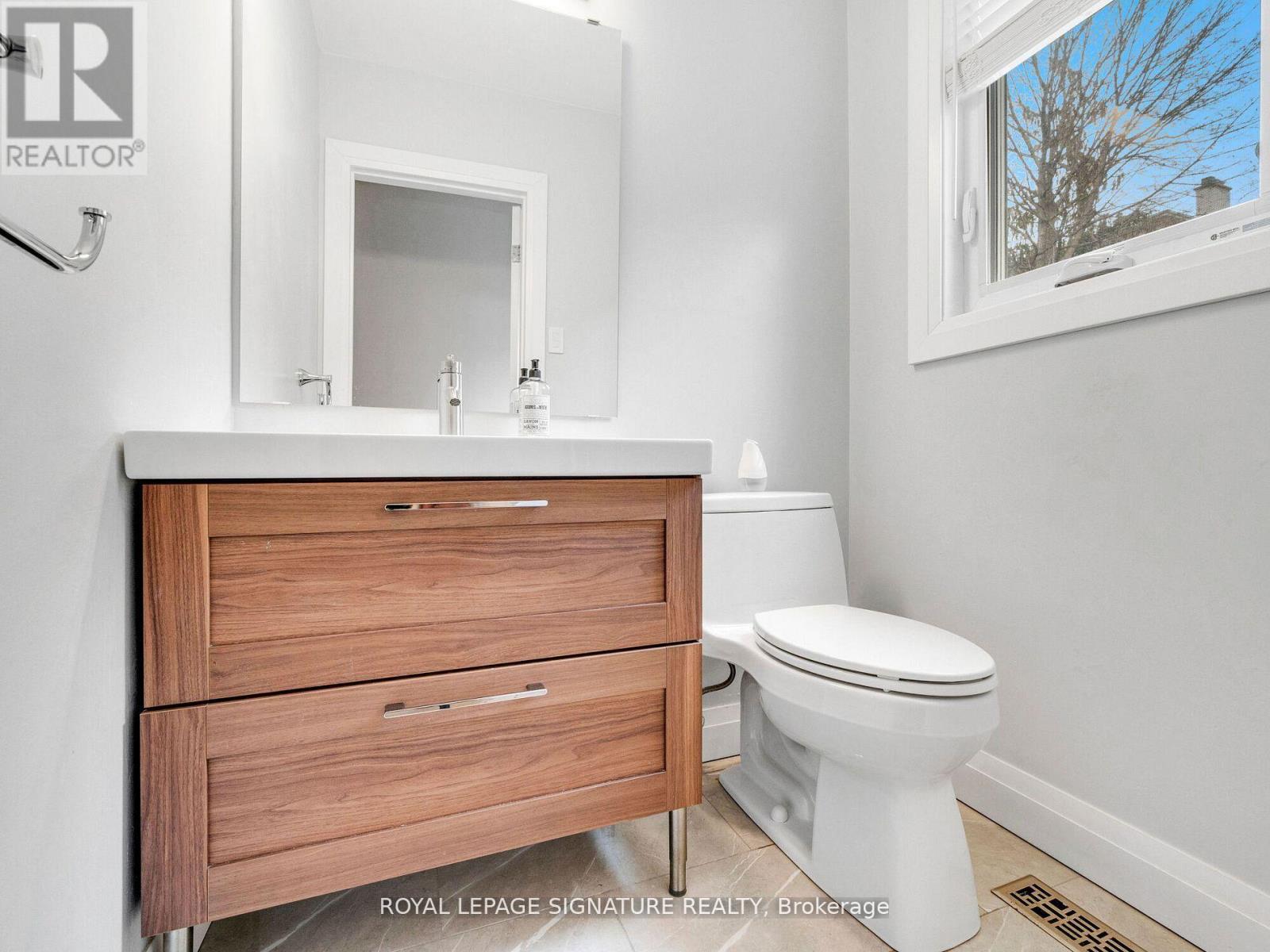 31 Hatherton Crescent, Toronto, Ontario  M3A 1P6 - Photo 22 - C12178626