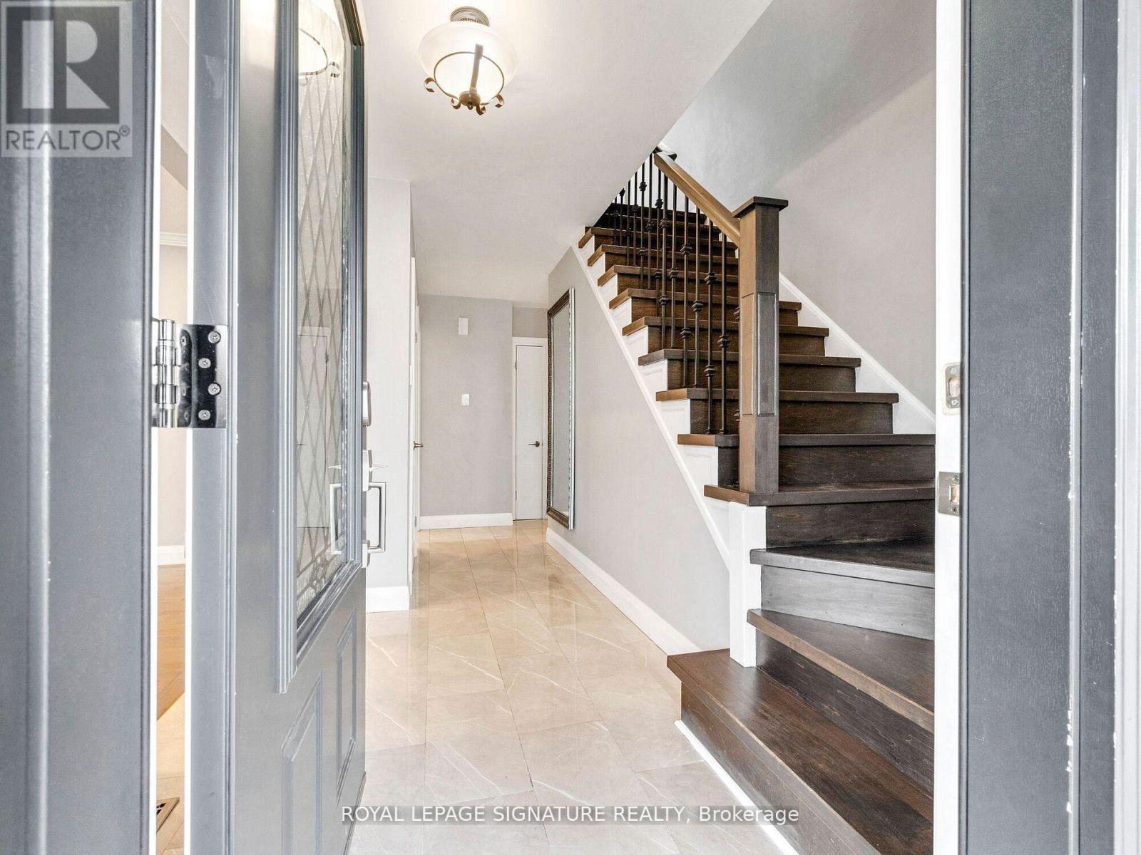 31 Hatherton Crescent, Toronto (Parkwoods-Donalda), Ontario  M3A 1P6 - Photo 4 - C12178626