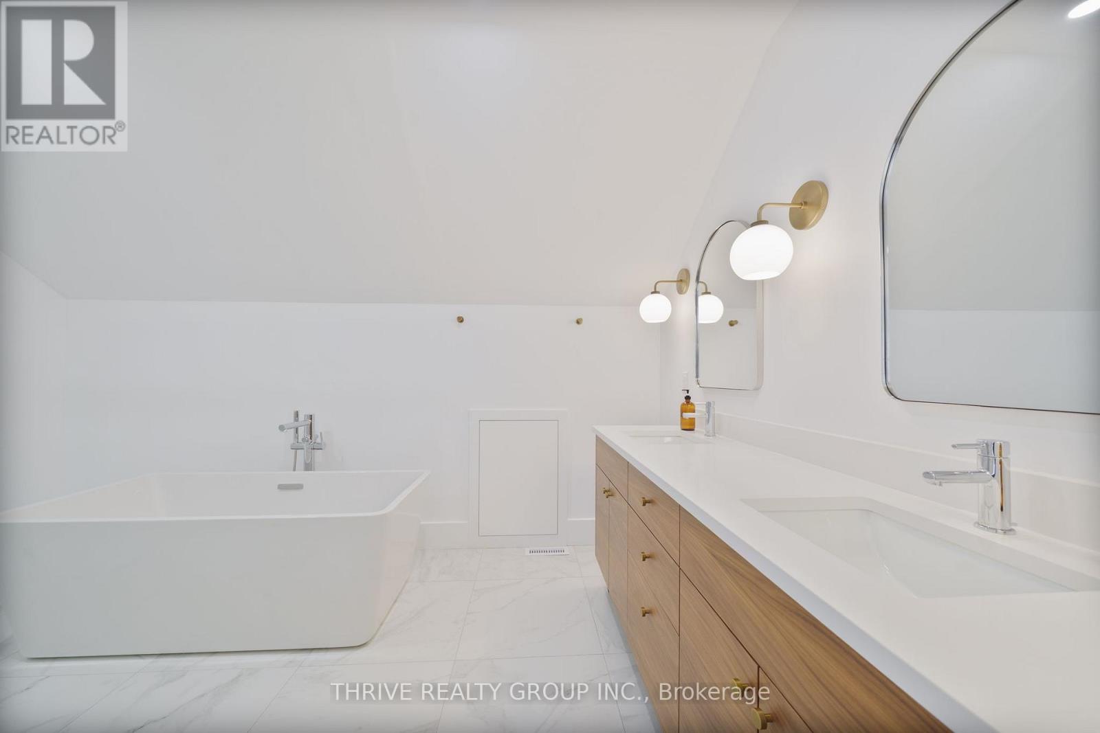 2 - 352 Ridout Street S, London South, Ontario  N6C 3Z5 - Photo 16 - X12178742