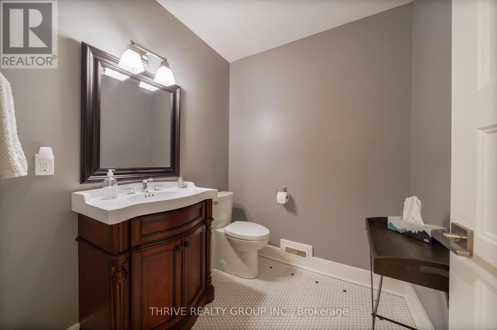 2 - 352 Ridout Street S, London South, Ontario  N6C 3Z5 - Photo 30 - X12178742